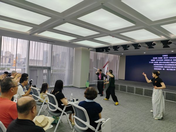 一泰半不雅众王人站起来了！昆曲艺术家谷好好携弟子带来了这堂课